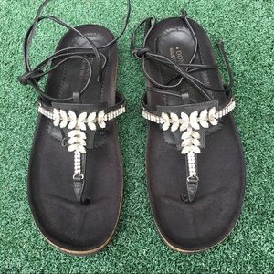 NWT Donald J. Pliner Peir Rhinestone Thong Sandal 6.5